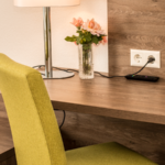 Schreibtisch im Doppelzimmer 