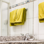 Bad im Doppelzimmer 